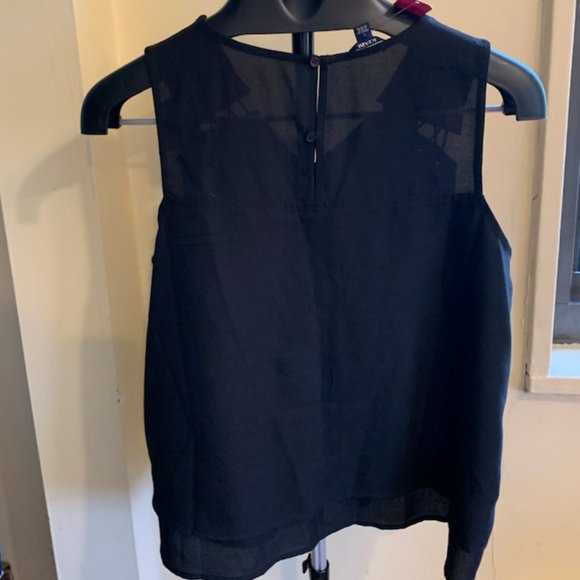 Black Shell Top with ties - Picture 4 of 4